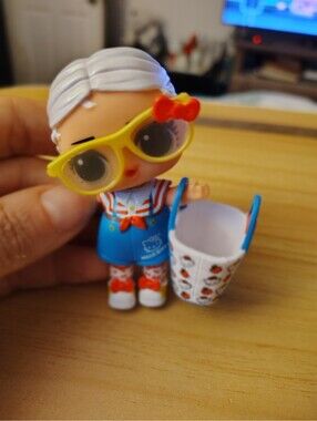 LOL Surprise Loves Hello Kitty and Friends Surprise Tot Doll - Hello Kitty